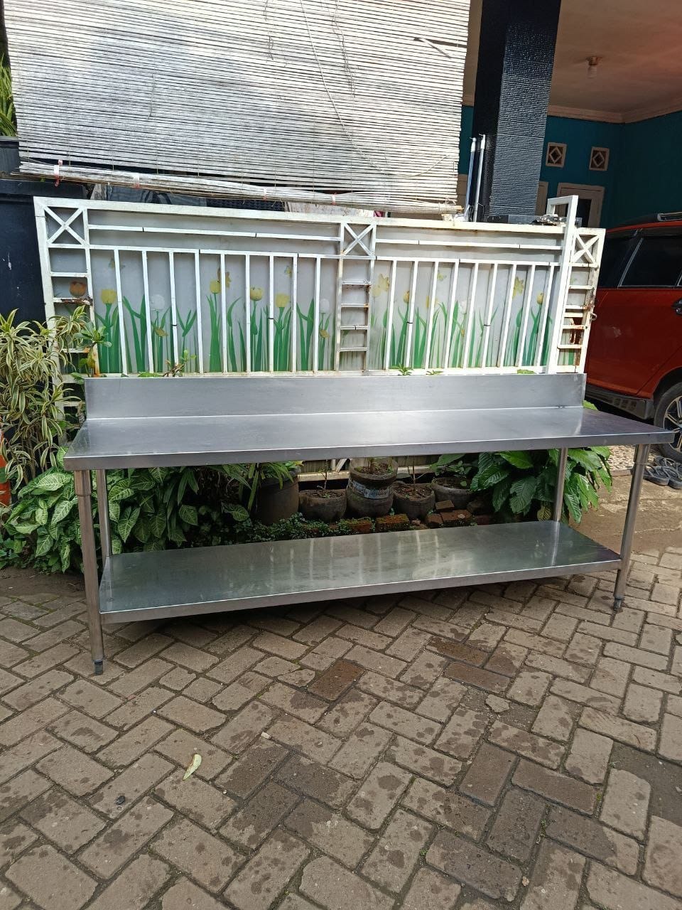 Meja kerja stainless 2 susun dengan backsplash untuk dapur restoran