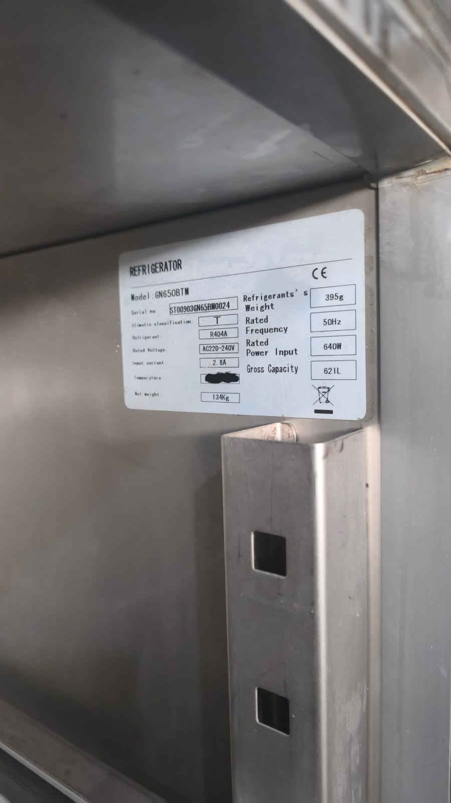 Upright chiller 2 pintu kapasitas 621 liter